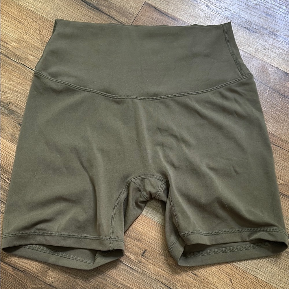 Paragon Scrunch Shorts